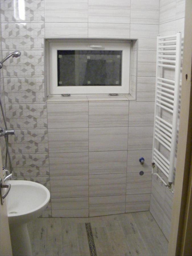 Hotel Prima Piheno Miskolc Exterior foto